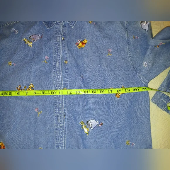 Disney Denim Long Sleeve Buttonup Shirt Size L Winnie The Pooh - Picture 8 of 8